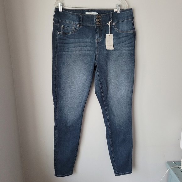 Torrid Jegging Super Stretch Medium Wash - Picture 4 of 8